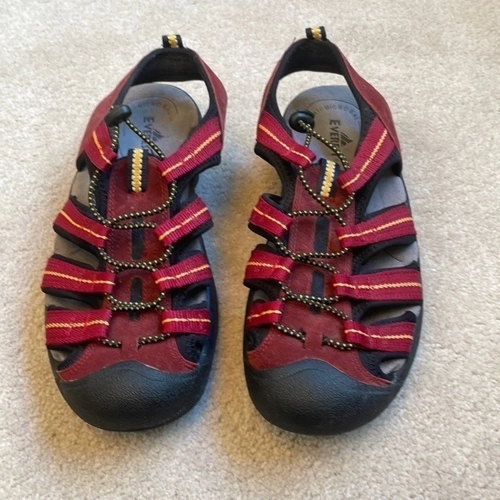 Everest Tahoe, red hiking sandals